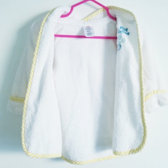 3/$25 Nuby Yellow Duck Embroidered White Towel Baby Robe Size 0-9M - Picture 9 of 10